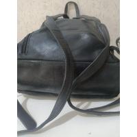 ราคา Preloved กระเป๋าเป้หูรูดหนังแท้ใบเล็ก (55751296960)