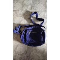 ราคา กระเป๋าสะพาย Kipling มือสอง สภาพดี พร้อมส่ง น่ารัก สีน้ำเงิน กว้าง 12" ยาว9" ใบไม่เล็กไม่ใหญ่ สนใจกดสั่งเลยนะคะ (16213475402)