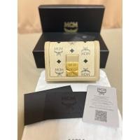 ราคา กระเป๋าสตางค์ MCM TRACY สี เบจ (29790092393)