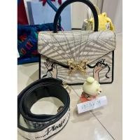 ราคา กระเป๋า Lyn around แท้ ทรงกล่อง ทักสอบถามได้นะคะ (27153866742)