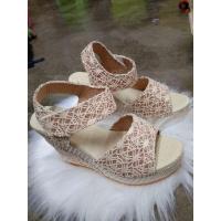 ราคา รองเท้าส้นเตารีด มือสอง ราคา70฿ (13768379403)