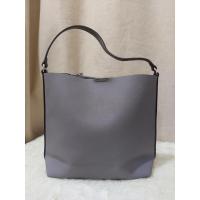 ราคา กระเป๋าสะพายข้างมือสอง สีเทา หนัง ทรง Tote (24022906214)