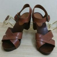 ราคา รองเท้าแฟชั่นไม้และหนังแท้ สินค้ามือสอง made in ITALY (815362139)