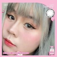 ราคา [สายตา ปกติ] บิ๊กอาย คอนแทคเลนส์ ลายเกร็ดหิมะ Kissy แท้100% ลาย Tommy Brown / Gray ตาหวาน ตาโต (29406528577)