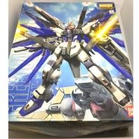ราคา MG Freedom Gundam ZGMF-x10A (มีฐาน) (3436070143)