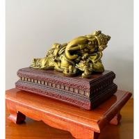ราคา พระพิฆเนศ ปางเสวยสุข นอนเอกเขนก ปางที่รับทรัพย์มั่งคั่งสบายที่สุด องค์ทองโภคทรัพย์ ฐานสีไม้ (9851772287)