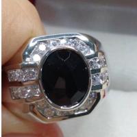 ราคา แหวนนิล 4.5 กะรัต นิลกาฬแท้ ล้อมเพชร ตัวเรือนเงินแท้ (15347970350)