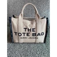 ราคา MARC JACOBS Small Tote Bag in Warm Sand (มือสองสภาพเหมือนใหม่) (19992681086)