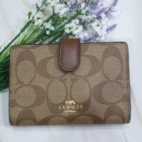 ราคา Coach แท้ % กระเป๋าสตางค์ใบกลาง สี khaki saddle (3220346020)