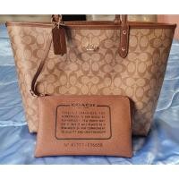 ราคา กระเป๋า Coach tote กลับด้าน ขนาด 16" ของแท้ มือ 2 (8974896394)