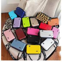 ราคา กระเป๋าสะพายข้างทรงกล่อง กระเป๋าเดินทางมินิ Forever Young (25973765930)