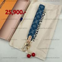 ราคา [พร้อมส่ง]: LV x TM Dragonne Denim Cerise Key Holder ‼️ก่อนกดสั่งรบกวนทักมาเช็คสต๊อคก่อนนะคะ‼️ (43865333014)