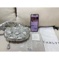 ราคา กระเป๋า Carlyn poing Silver (23444309381)