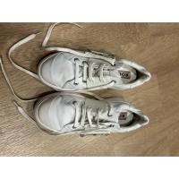 ราคา Used Roger Vivier sneaker แท้sz.36 (22.5-23) (25228370012)