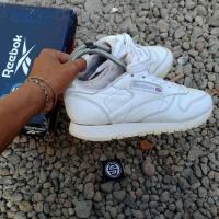 ราคา Reebok Classic หนังสีขาว (SOLD) (8636254561)