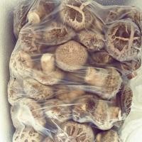 ราคา เห็ดหอมสด เห็ดชิตาเกะสด คู่ครัวคุณ 1 กก (2158658963)