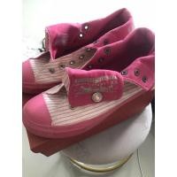 ราคา รองเท้าผ้าใบ Levi’s ของแท้สีชมพูไม่มีเชือกไซส์40 (14393484242)