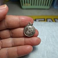 ราคา เหรียญเล็กหลวงปู่แหวนหลังพญาครุฑ (48153359323)