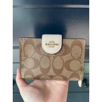 ราคา กระเป๋าตังcoachแท้ลายซีสีน้ำตาลมือ2 (26477151470)