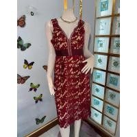 ราคา B SELF-PORTRAIT เดรสแขนกุดลูกไม้ปักตาข่ายสีแดงเลือด งานปักแน่นๆหนักๆทั้งชุดลายสวยๆ คาดเอวสีแดงเลือดนก (18687039880)