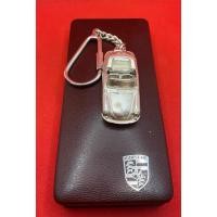 ราคา พวงกุญแจ PORSCHE 356 คุณภาพสูง ผลิตจากโลหะสีเงิน บรรจุอยู่ในเคสสีเบอร์กันดี (26378569341)