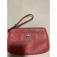 ราคา Coach แท้คล้องมือใบใหญ่สภาพสวยตำหนิป้ายหาย (43427616996)