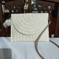 ราคา กระเป๋าสาน คลัช (clutch bag) ดูดีมีสกุล สะพายก็ได้ ถอดสายใช้เป็น กระเป๋าคลัช ได้ด้วย คุ้มมาก (8940416698)