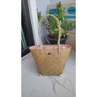 ราคา กระเป๋าสานกระจูด แบบบุผ้ามีซิปสายคล้อง (22665567741)