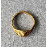 ราคา แหวนพิรอด (แหวนตะกร้อ) เนื้อทองเหลือง หล่อโบราณ หลวงพ่อสาย วัดท้องคุ้ง เส้นผ่าศูนย์กลาง 1.6 ซ.ม. จ.อ่างทอง สภาพสวย (26512982072)