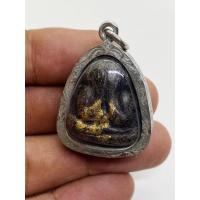 ราคา พระปิดตาหลวงพ่อแก้ว วัดเคลือวัลย์ เนื้อผงคลุกรักปิดทองเก่า พร้อมเลี่ยมกรอบเงินพร้อมใช้ (51203031603)