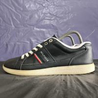 ราคา รองเท้า Tommy Hilfiger มือสองของแท้ Size 41/26 cm. (28180675502)