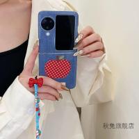 ราคา SAMSUNG LUKENเคสโทรศัพท์สําหรับSamsung Galaxy Z Flip 6 5 4 3 OPPOค้นหาN2 Flip N3 Flipน่ารักAppleคาวบอยปกหลังพร้อมสายรัดสําหรับFlip3 Flip4 Flip5 Flip6 N2Flip N3Flip Z Flip 7 (40605770283)