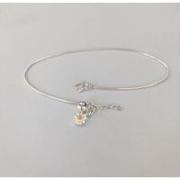 ราคา สร้อยข้อเท้าลายกระดูกงูห้อยจี้ดอกเดซี่เงินแท้925 เครื่องประดับเงินแท้ สร้อยข้อเท้า สร้อยเงินแท้ (22935705503)