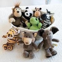 ราคา พวงกุญแจ การ์ตูนป่าพวงกุญแจจี้ตุ๊กตาขนาดเล็กตุ๊กตาตุ๊กตาเสือน้อย แร็กดอลล์ ของขวัญเสือ, กวาง, เต่า, ช้าง, สิงโต, ม้าลาย, หมาป่า, ลิง, ฮิปโป, คิงคอง, แรคคูน, แพนด้า, แรด พวงกญุ แจ (25732782874)