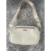 ราคา กระเป๋า Fila สะพายข้างสีขาว มือสองแม่ค้าใช้เองจ๋า❤️ (43768564820)