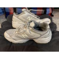 ราคา new balance(แท้)มือสอง37.5ยาว24cm. (18325111080)