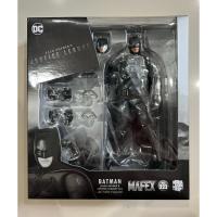ราคา Mafex No. 222 Batman (Zack Snyders - Justice League Ver.) (26323193189)