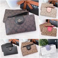 ราคา พร้อมส่งแท้% Coach Phone Wallet In Colorblock Signature Canvas • Style No. C2874 \ C2869 (รุ่นสีพื้น) (27557537462)