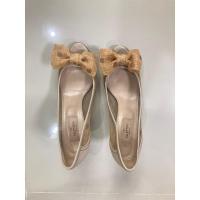 ราคา ส่งต่อรองเท้าส้นสูง Valentino Size 37 ครึ่ง (25109669740)
