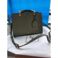 ราคา กระเป๋าสะพายข้างผู้หญิง ยี่ห้อ LYN แท้ !! สีเขียว [มือ2] มีถุงให้ สภาพตามรูป ดูก่อนสั่งซื้อ (12350527577)