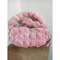 ราคา กระเป๋า jelly bunny cole velvet แท้ สภาพดีค่ะ (25041215346)