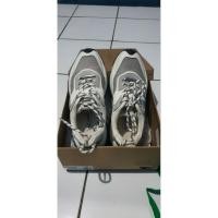 ราคา Steve madden Belissimo รองเท้าผ้าใบสีขาว/เทา (54803298573)