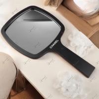 ราคา กระจกถือมือ C.h,a.n.e.l ทรงเหลี่ยมมน - กระจกแต่งหน้าถือมือ C.h.a.n.e.l (27780533591)