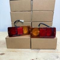 ราคา (ราคา1คู่)ชุดไฟท้าย คูโบต้า รุ่น M6040,M7040,M8540,M9540 Kubota (25542065000)