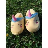 ราคา ‼️พร้อมส่ง‼️รองเท้าใส่เดินในบ้านพื้นหนาลายม้ายูนิคอร์นสีเหลือง (7158833780)