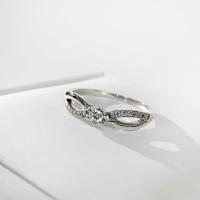 ราคา Solitaire with twist accent diamonds ring แหวนเพชรชูประดับเพชรบ่าข้างลายทวิสต์ (23572966221)