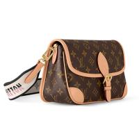 ราคา LOUIS VUITTON Diane PM Classic Monogram Canvas Coating Underarm Bag Baguette Handbag Crossbody Shoulder Bag Small Women' (41803222981)