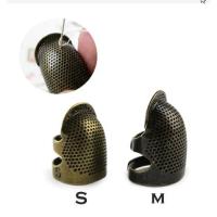 ราคา ปลอกนิ้วเหล็ก สำหรับดันเข็มเวลเย็บผ้า หรือเย็บงานควิลท์ มี 2 ขนาด ไซต์ S กับ ไซต์ M (5335106377)