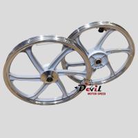 ราคา ล้อแม็ก เวฟ110i W110i ,W125iปลาวาฬ, 6ก้าน ทูโทน 1.40x17 หน้าดิสหลังดั้ม แถมลูกปืน+บูชกลางล้อ ขายเป็นคู่ - สีขาวขอบเงิน (11082181511)