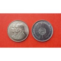 ราคา เหรียญไม่ผ่านการใช้ครับ เหรียญ 5 บาทที่ระลึก สมโภชกรุงรัตนโกสินทร์200ปีไม่ผ่านใช้ UNC (19282743847)